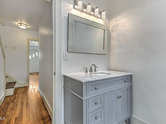 4th image of 1049 Wateree St