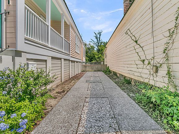 3rd image of 19 Ashton St