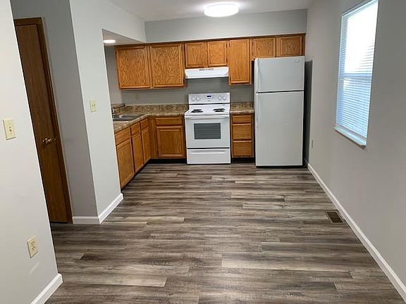 4th image of 180 Gilbert Ave #180