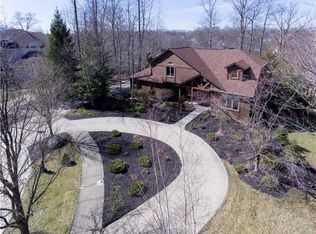 8901 Stoneybrook Dr, Broadview Heights, OH