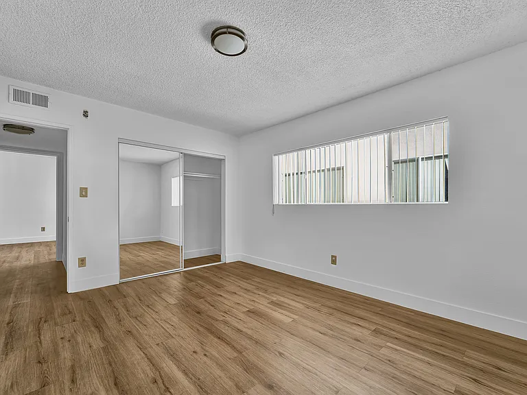 4320 Mammoth Ave #209 — Photo 21