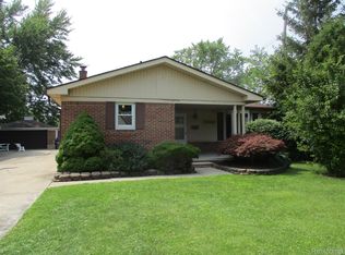 30141 Maison St, Saint Clair Shores, MI