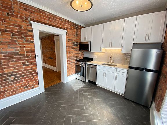 5th image of 241-243 Collins Ave #18247328
