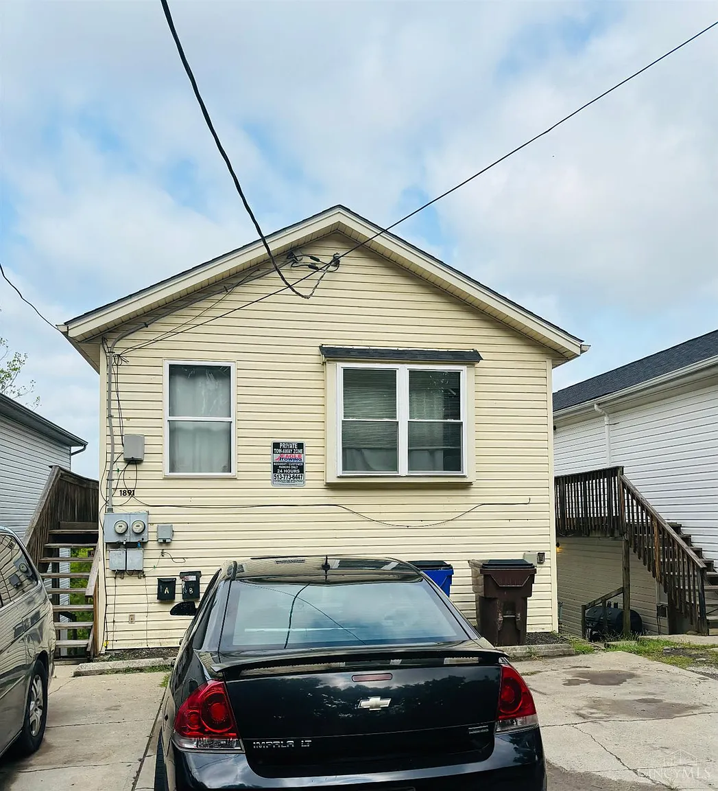 1891 Kahn Ave photo 1