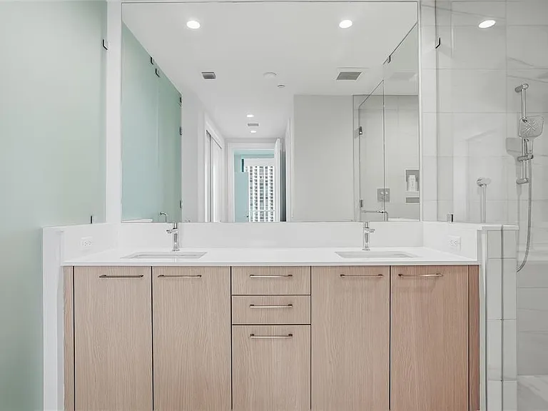 275 1st Ave S #1003 — Photo 66
