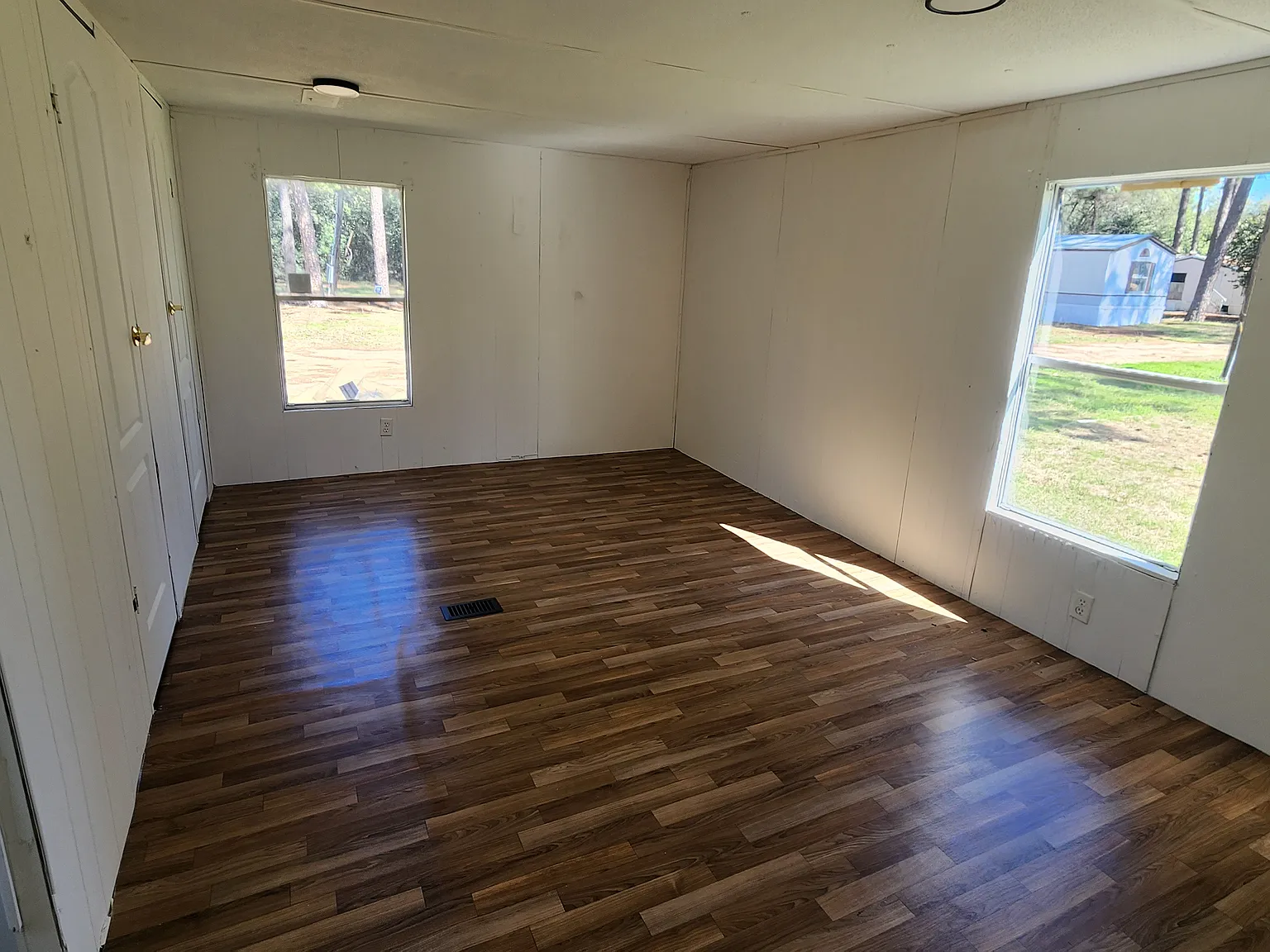 2 bed, 1.5 bath, 700 sqft, $775 — Photo 3