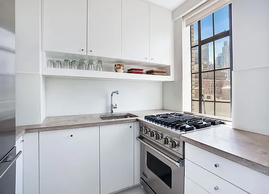 Sold by Warburg | media 2