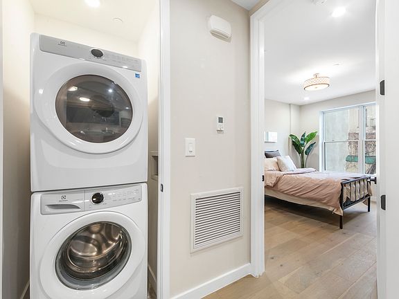 5th image of 1390 Putnam Ave #4B