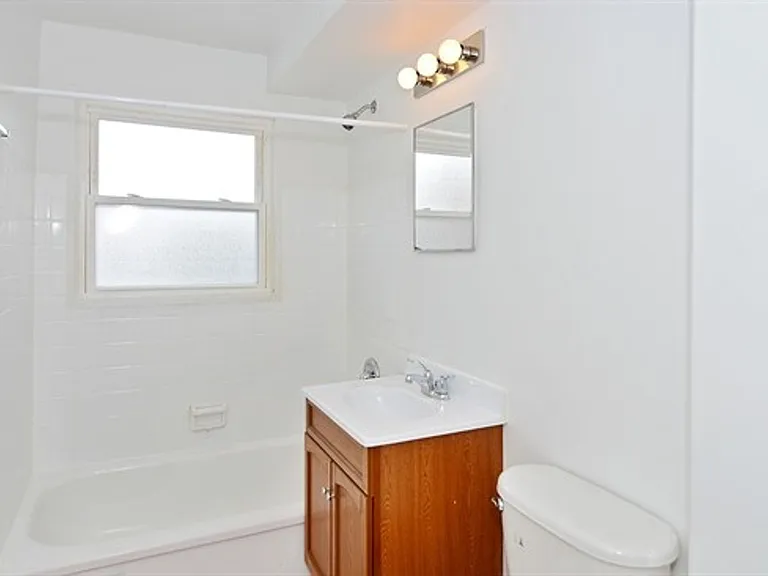 Oakwood Townhomes — Photo 20