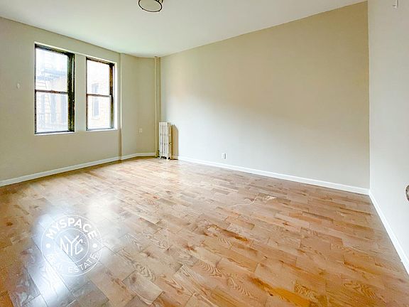 4th image of 240 Crown St APT 2T