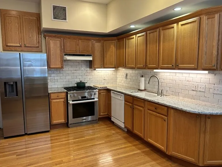19 Western Ave #1 — Photo 2