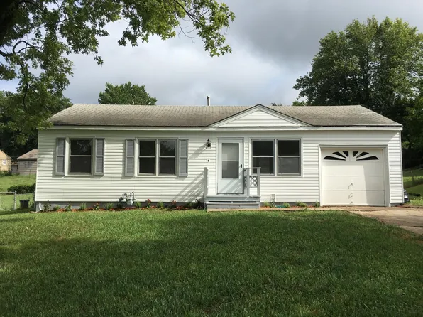 5608 E 101st Ter, Kansas City, MO 64137