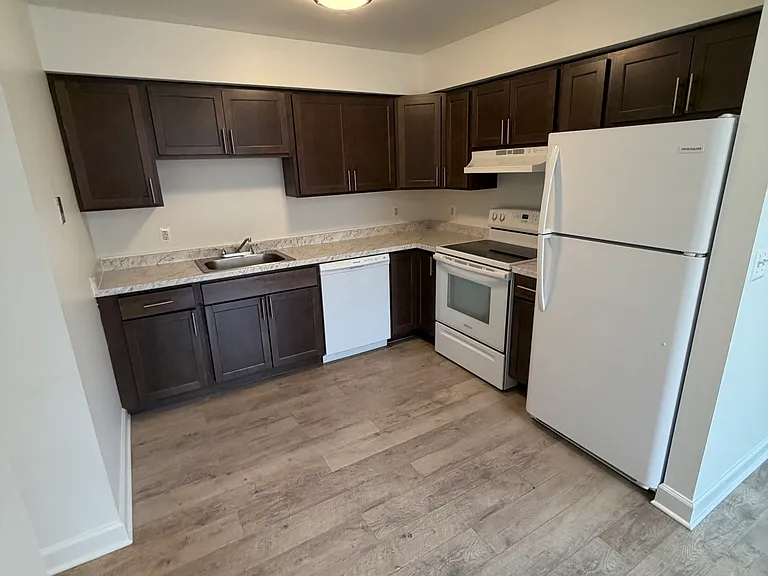 384 W Drahner Rd #C12 — Photo 5