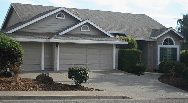 1st image of 436 Greens Dr