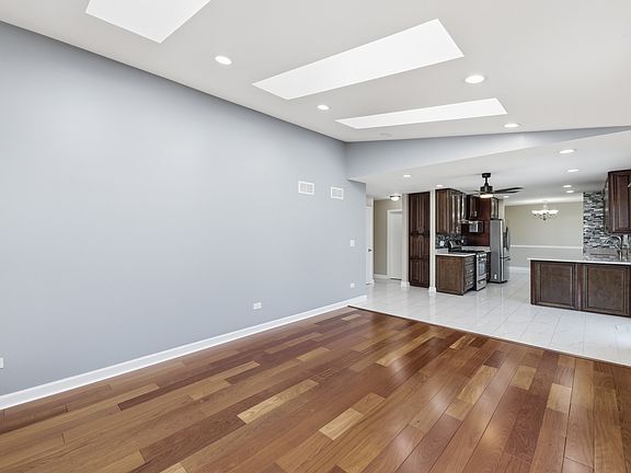5th image of 3607 Hennepin Dr