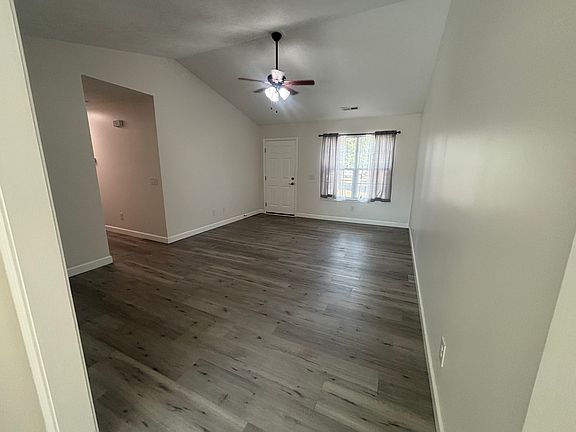 4th image of 100 Hamlet Rd