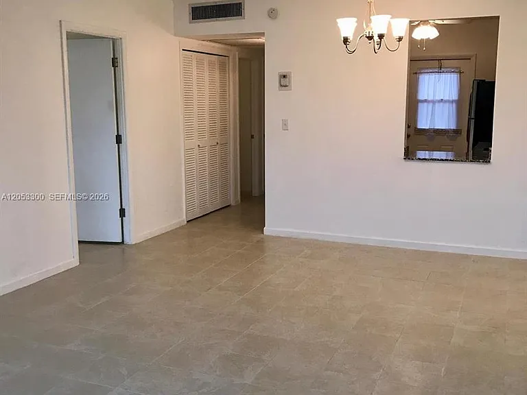 2200 Park Ln #308 — Photo 6