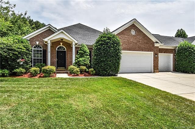 1st image of 144 Spring Grove Dr