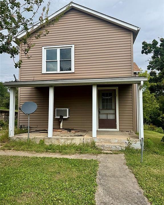 1st image of 828 Bird St