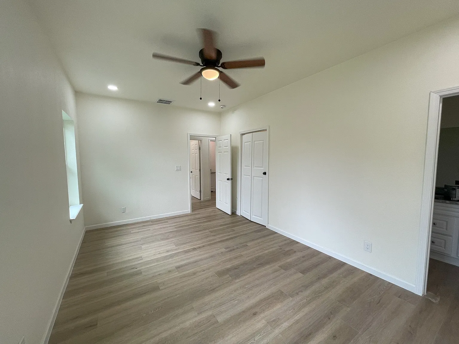 3 bed, 1252 sqft, $800 — Photo 4