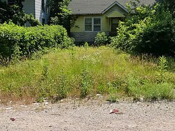 1010 N 37th St, East Saint Louis, IL 62204