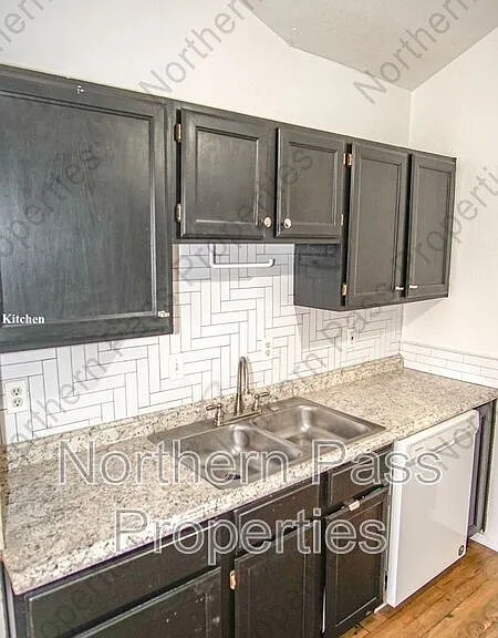 2100 Robert Wynn St — Photo 3
