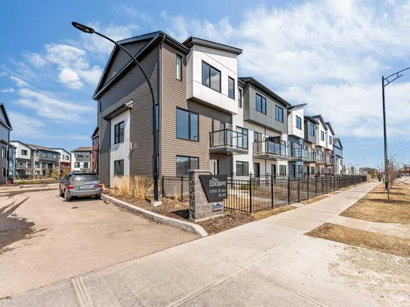 11910 35th Ave SW #21, Edmonton, AB T6W 4Z8