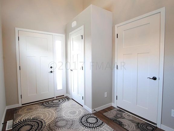 2nd image of 1393 Goldenwood Dr