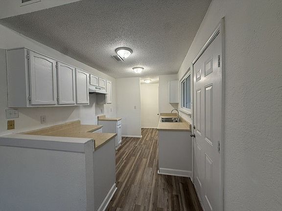 5th image of 939 Carom Way