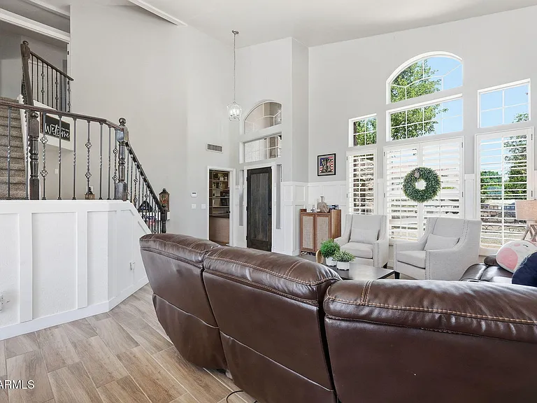 2575 E Drake St — Photo 10