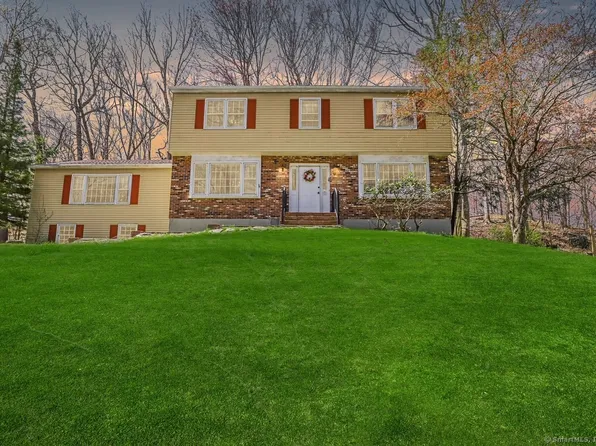 7 Allan Way, Bethel, CT 06801