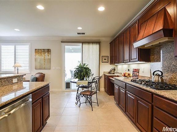 3rd image of 1717 Dogwood Glen Way