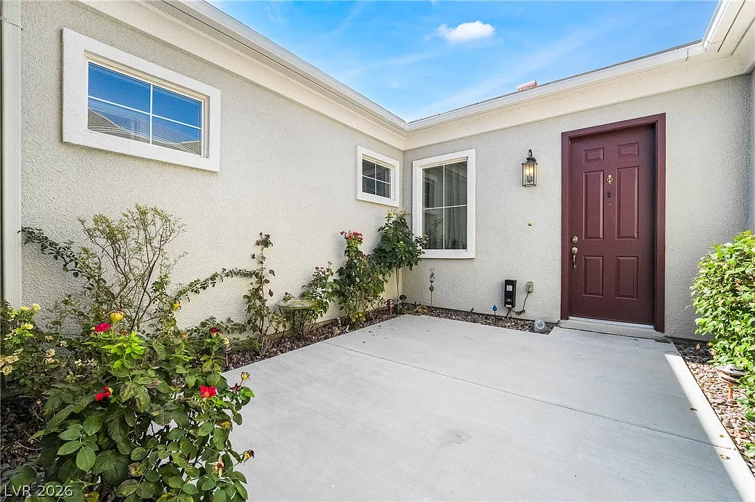 4 bed, 2.5 bath, 2661 sqft, $3,350 — Photo 2