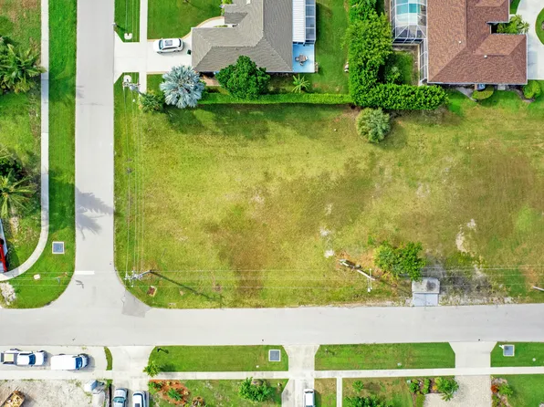 276 Tahiti Rd, Marco Island, FL 34145