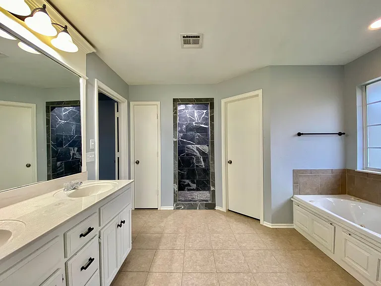 4805 Stag Horn Dr — Photo 9