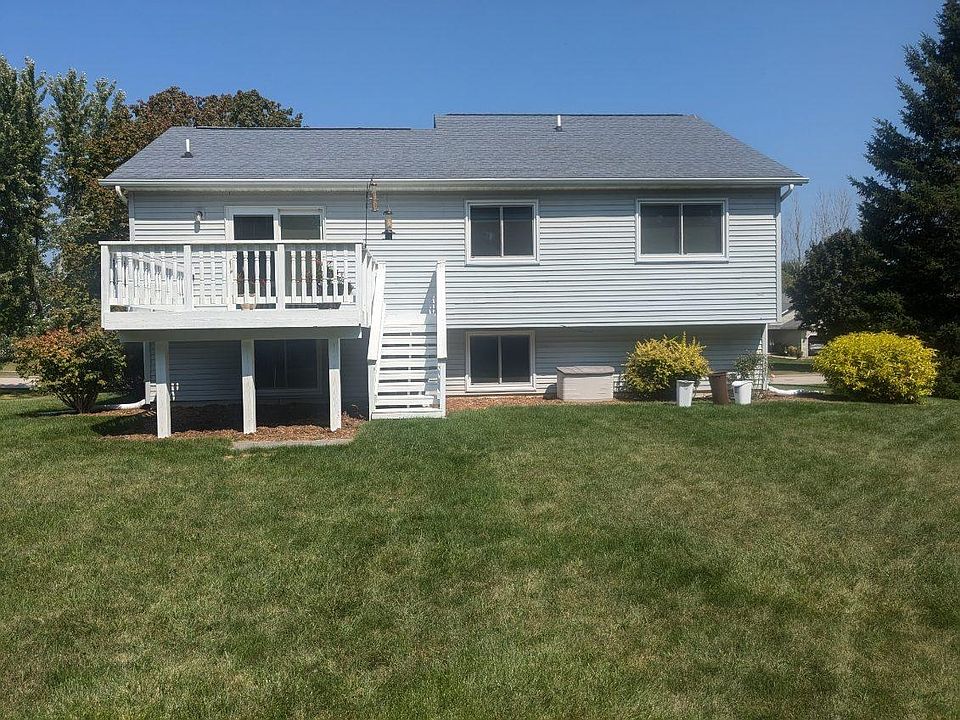2nd image of 419 Sleepy Hollow Ln