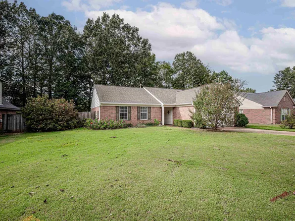 45 Oakland Woods Cv, Oakland, TN 38060