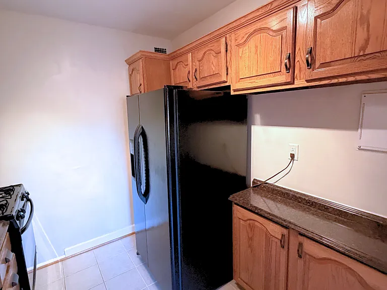 Kitchen with Full Appliances