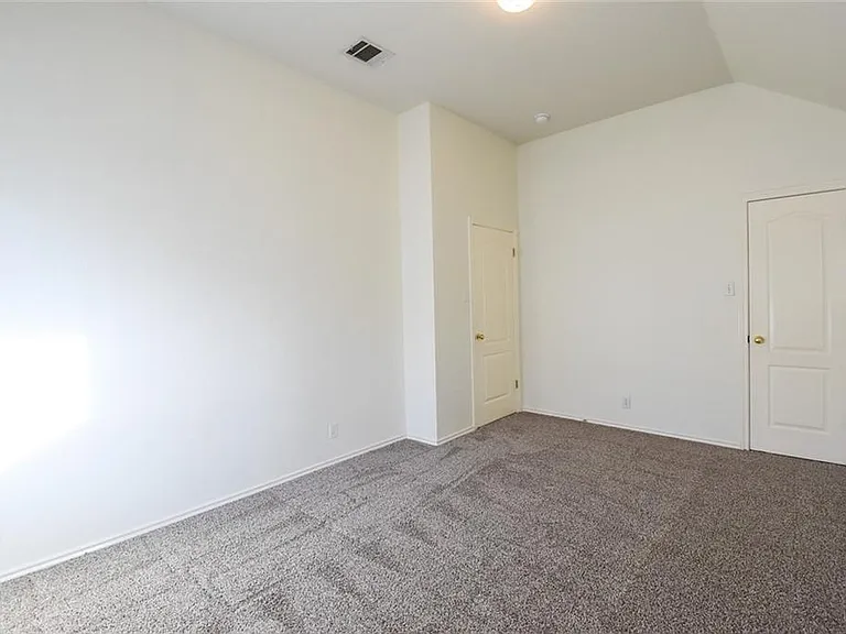 2101 Smoke Tree Trl — Photo 16
