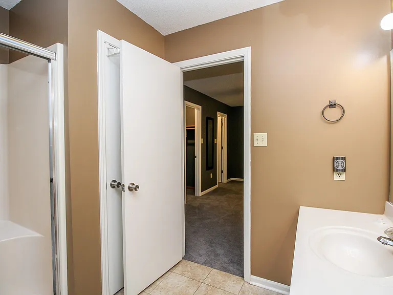 117 Hollyridge Ln — Photo 27