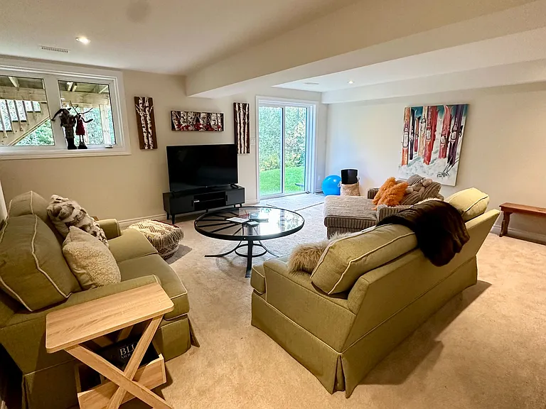8 Robbie Way — Photo 8