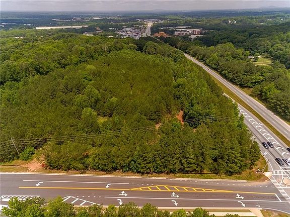 2nd image of 745 Linda Ln