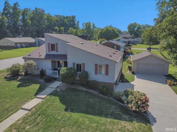 5477 E Timberwood Dr, Newburgh, IN 47630