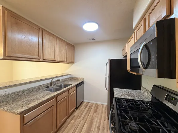900 Griegos Rd NW #D, Albuquerque, NM 87107