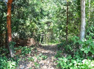 1810 NE Windermere Dr, Bremerton, WA 98310