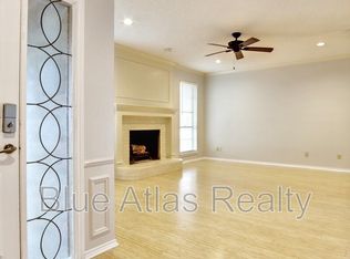 5725 Ridgerock Rd, Fort Worth, TX 76132