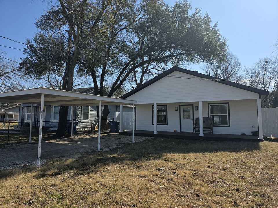 1st image of 924 E Titus St