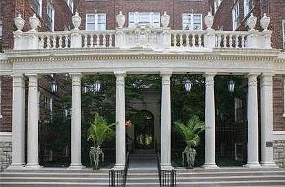Front entry to the Sophian Plaza