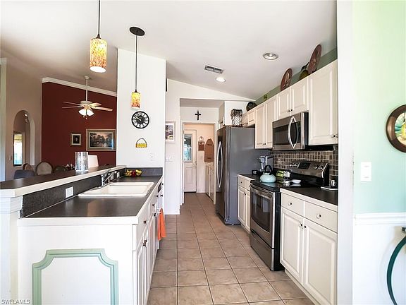4th image of 9725 Seguin Way