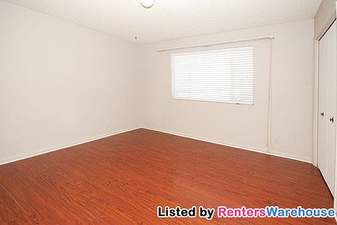 5th image of 1327 E Puget Ave